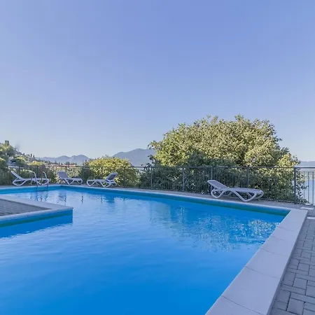 アパート Casa Andrea Varenna ペルレード